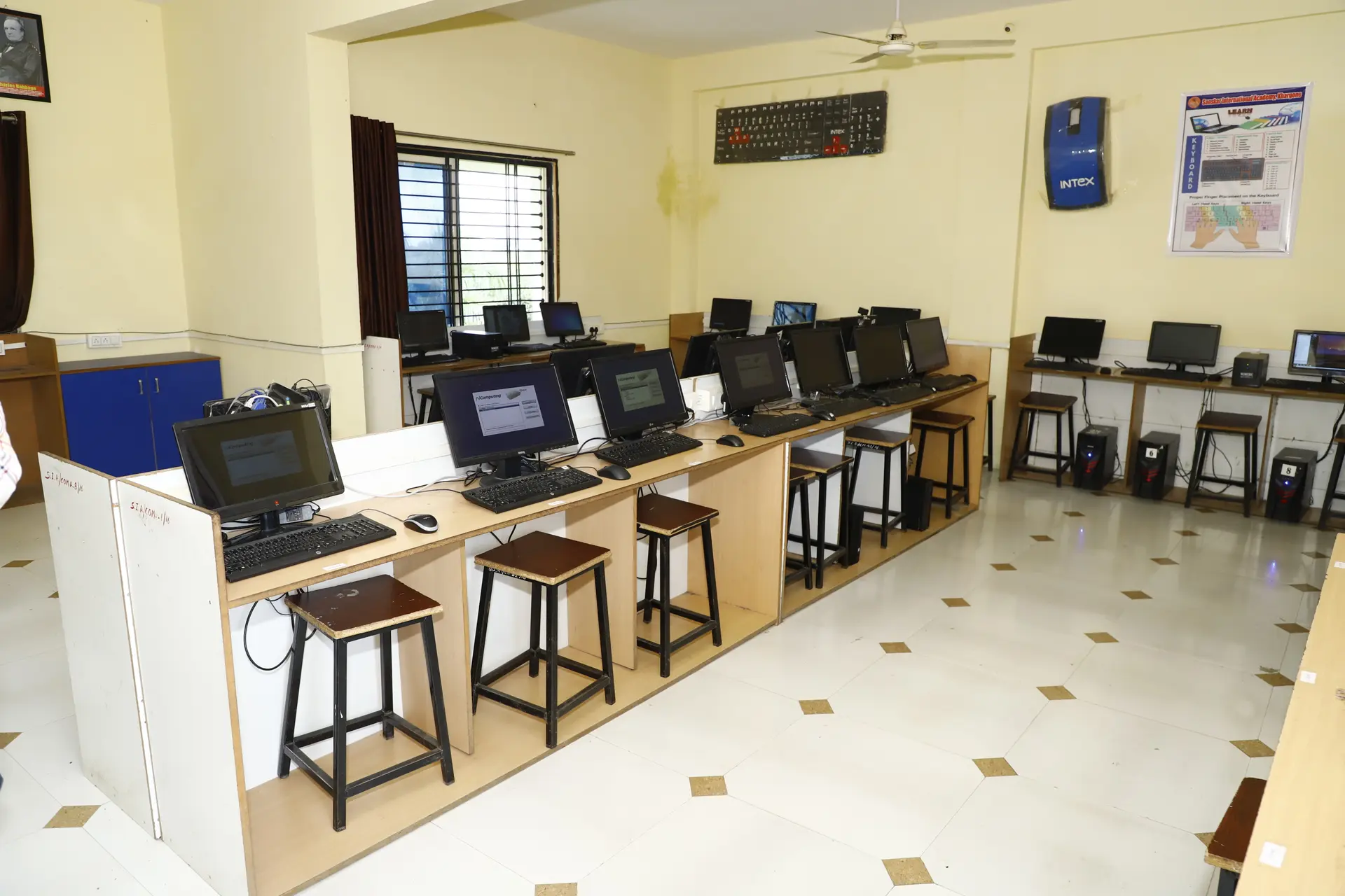 Students using modern computers at SIA Khargone